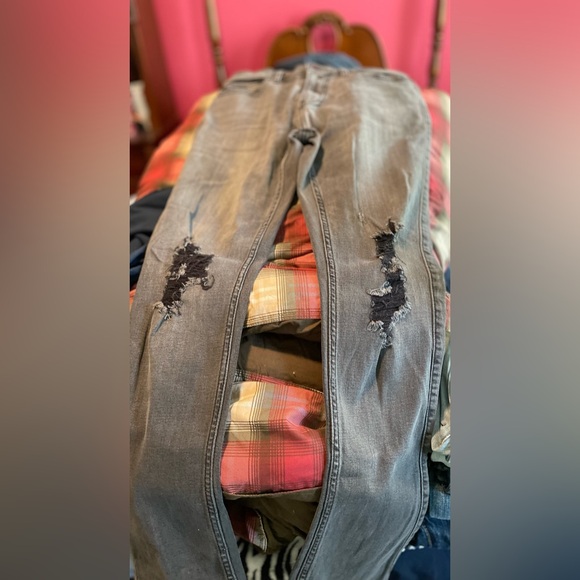 Men’s Hollister Black Distressed Skinny Jeans - Picture 2 of 4